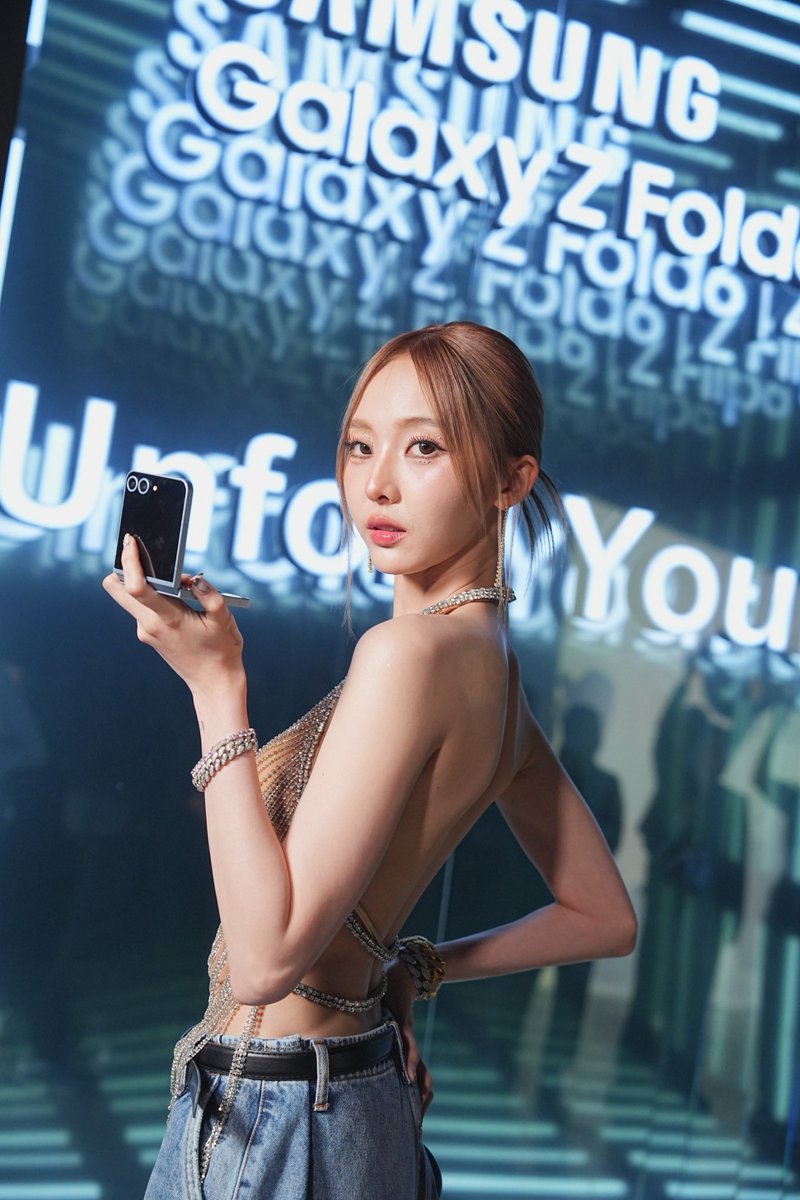 ELLE Thailand tweet media