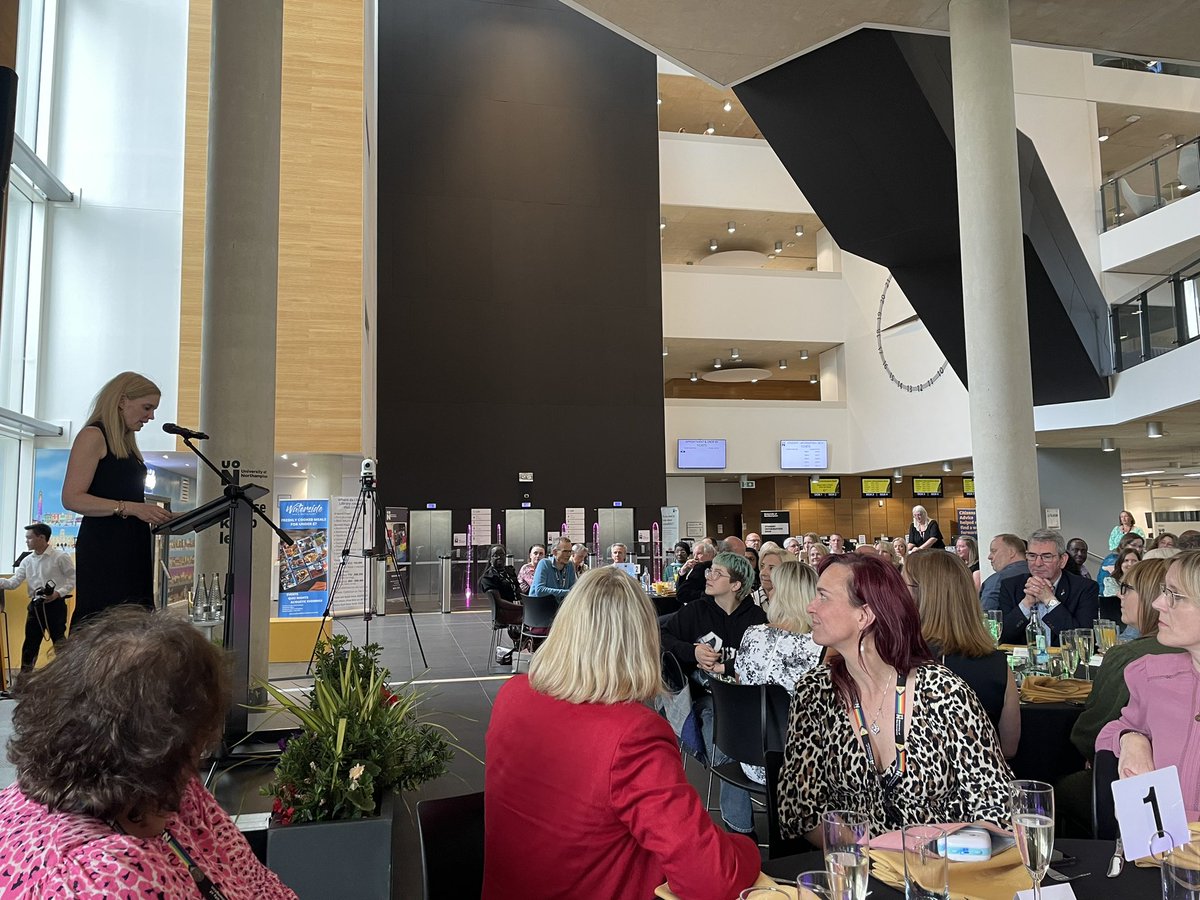 People’s Awards at the <a href="/UniNorthants/">UniofNorthampton</a> tonight! There are screens in the bar for monitoring important global events.