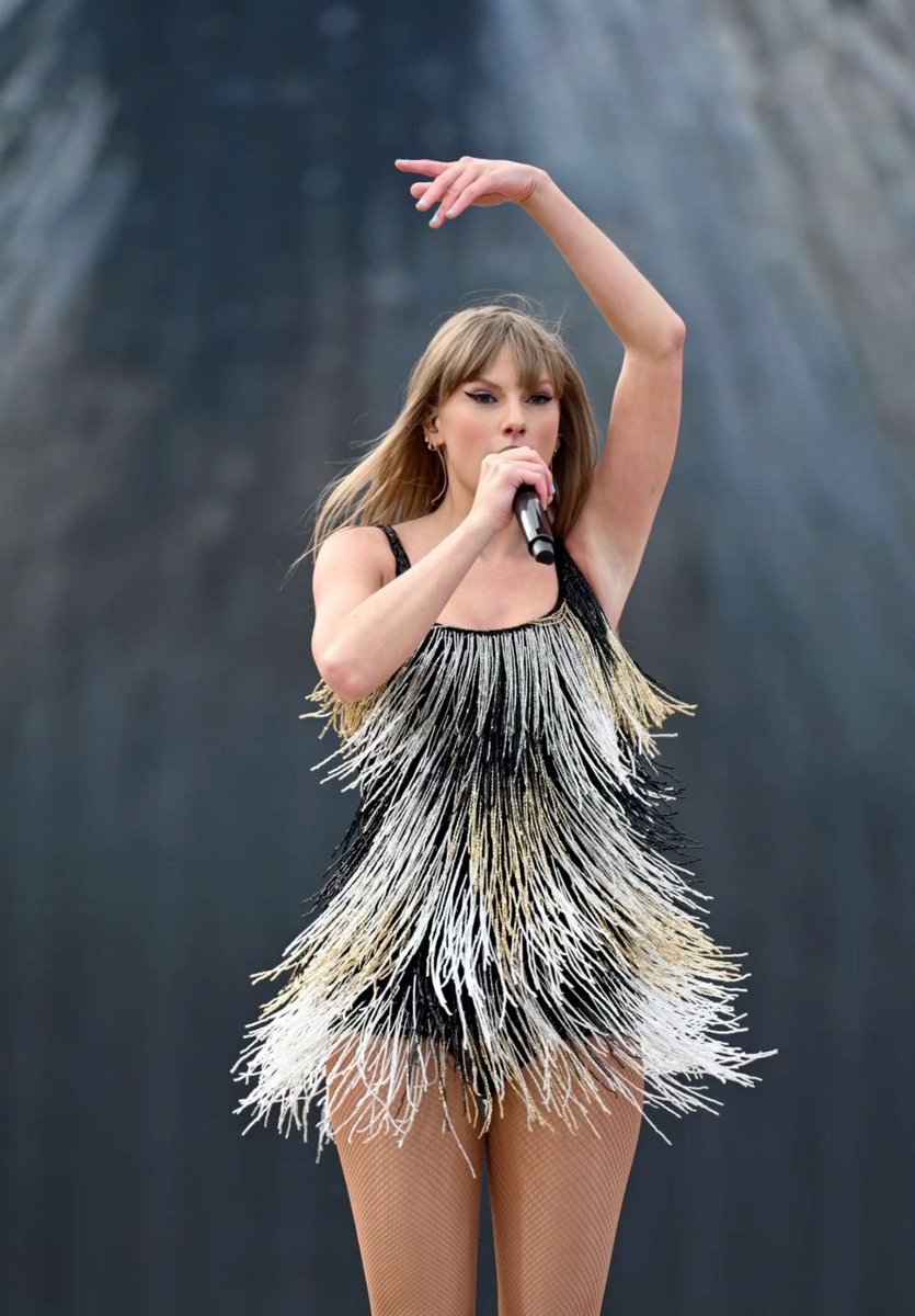 taylor swift fearless silver dress Vote for your favorite Eras Tour outfits- Day 2: Fearless dress : r/ TaylorSwift