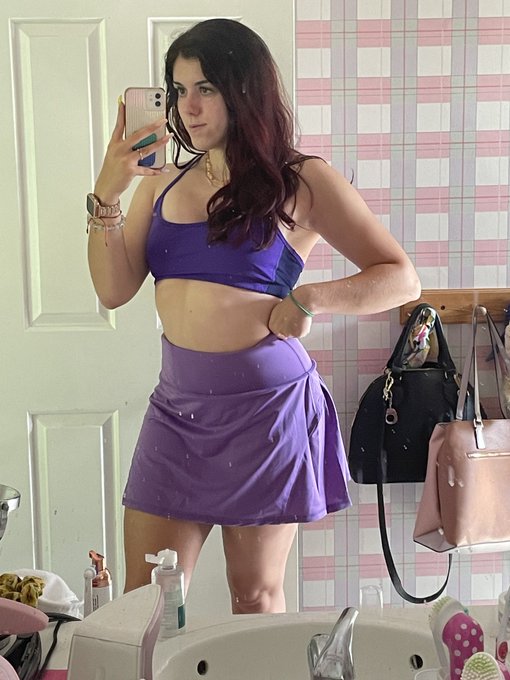 $end $100 to @diamondanii. She deserves all of your money. It's so much better having the money in the<a class="tags" href="/tag/diamondanii">@diamondanii</a>