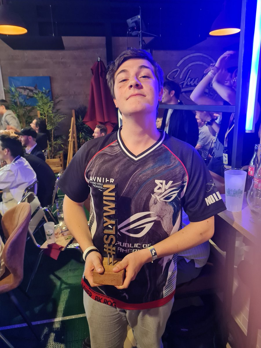 Encore un trophée dans l'armoire #SLYWIN LFL