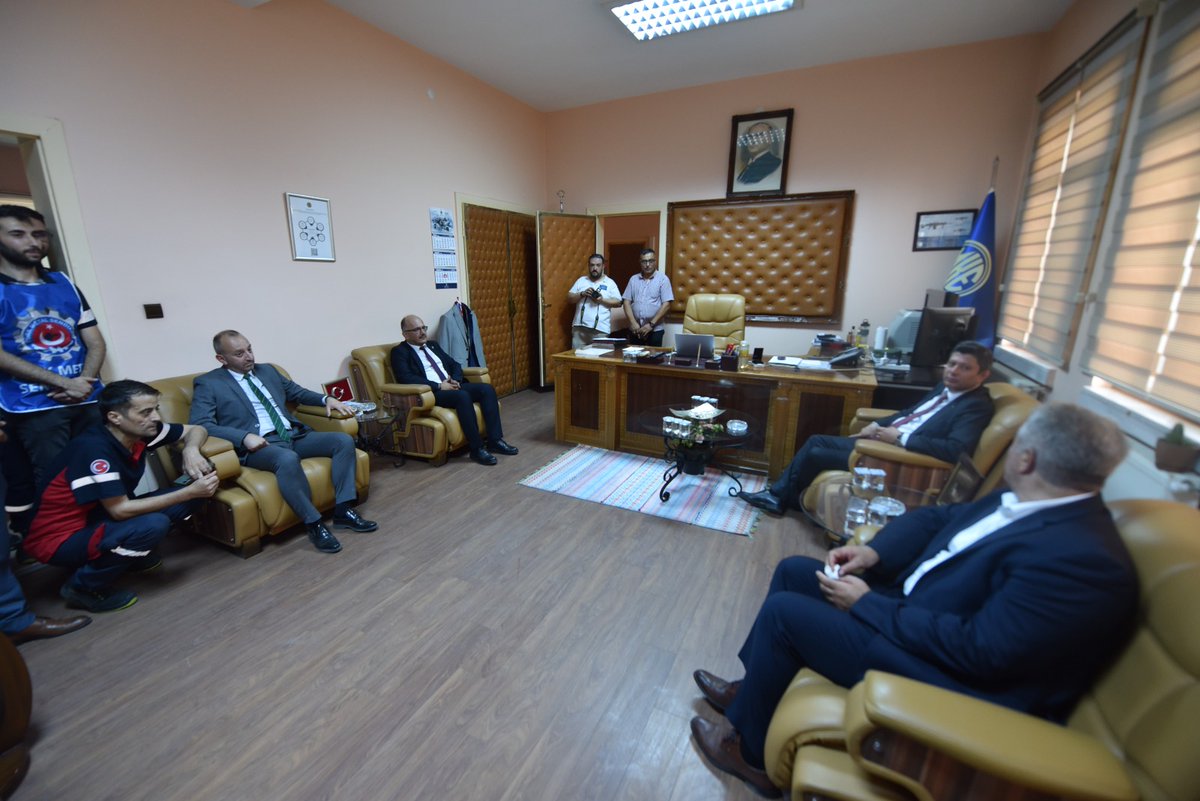AltundagUysal's tweet image. MKE ziyaretlerimde son olarak Silah Fabrikası Müdürü Mustafa Gürel’i makamında ziyaret ettim. Nazik misafirperverliği için kendilerine çok teşekkür ederim.