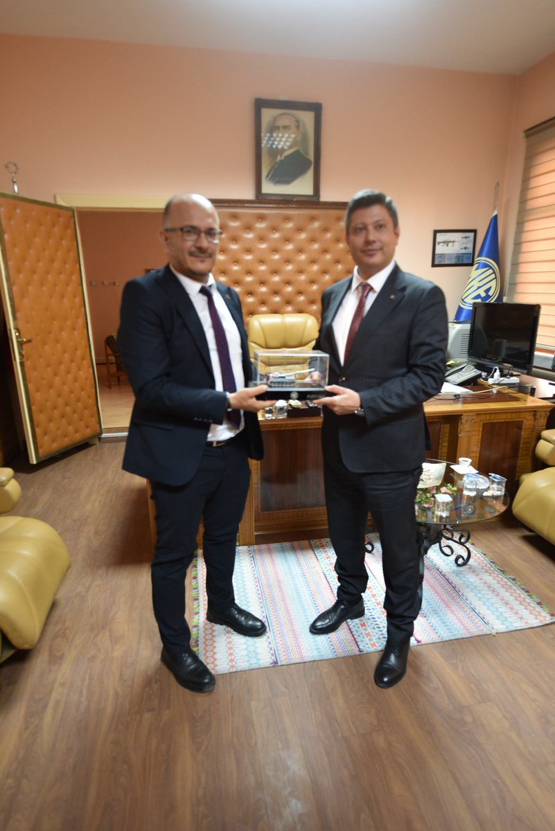 AltundagUysal's tweet image. MKE ziyaretlerimde son olarak Silah Fabrikası Müdürü Mustafa Gürel’i makamında ziyaret ettim. Nazik misafirperverliği için kendilerine çok teşekkür ederim.