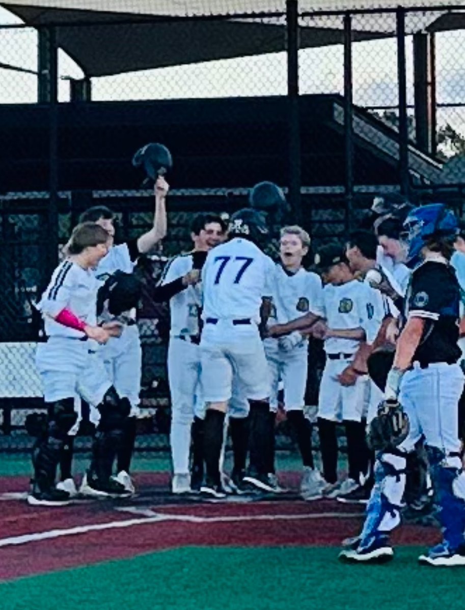 CarssenLeming's tweet photo. Love the Home Run Trot!!! #77 @DeMarini @lvlumberbats https://t.co/iL4UWm0GBw