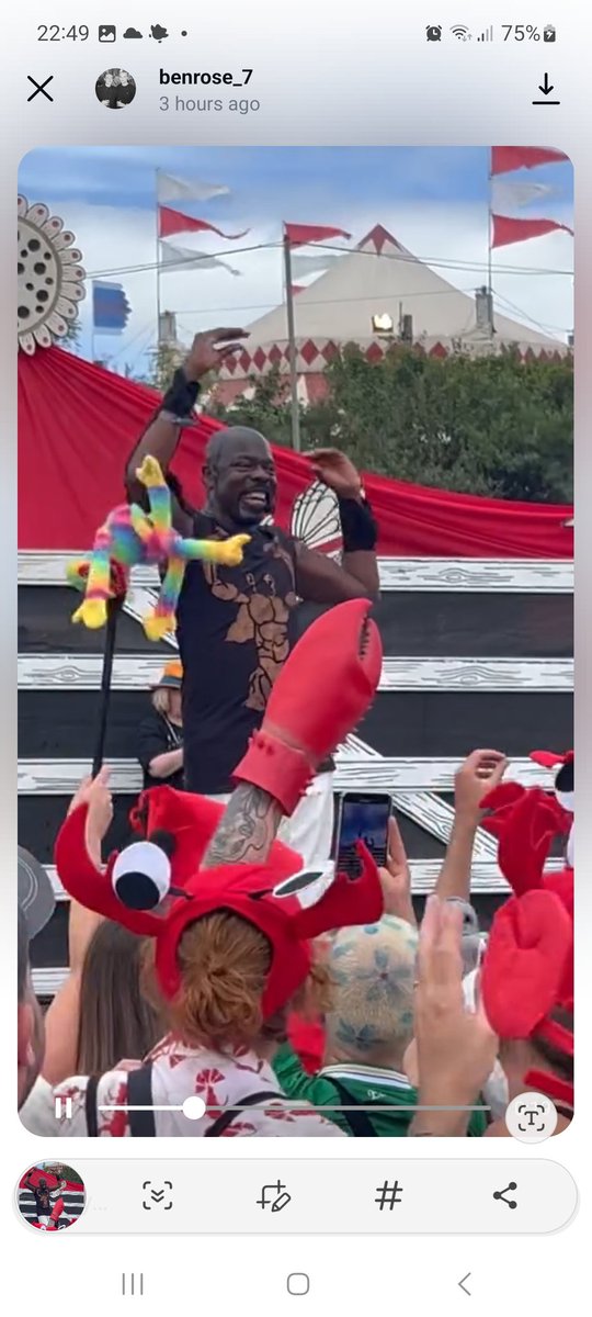 lekiddo's tweet image. Clawsome meeting you today Robert @IvorsAcademy And we WIN!! instagram.com/reel/C9FheNrt5…
ShowMeYourClaws #TeamEng @HKane @BukayoSaka87  
🏴󠁧󠁢󠁥󠁮󠁧󠁿🏴󠁧󠁢󠁥󠁮󠁧󠁿🏴󠁧󠁢󠁥󠁮󠁧󠁿 onRepeat @England  
"Think Of The Joy You Bring"
open.spotify.com/track/73kRFHxX…
🧡
@LEKIDDO - Lord of The Lobsters! @Glastonbury @theatre_circus