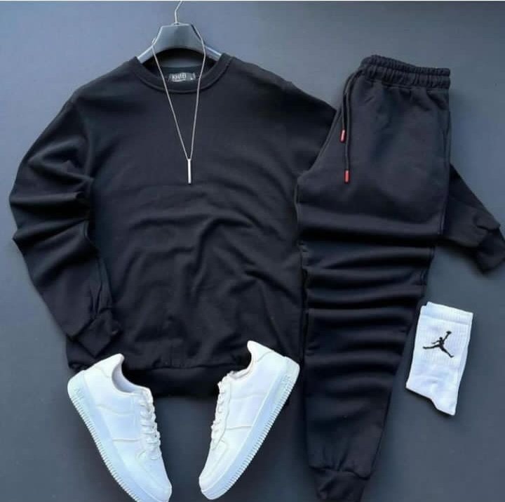 Gentlemanssstyl's tweet photo. I love black 🖤 and you???? https://t.co/EVqNEXEnGn