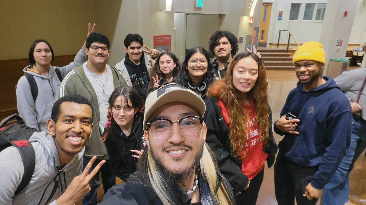 WeAreGameheads's tweet photo. Gameheads is still looking for engineers and artists to be mentors for the Summer Accelerator Program (SAP).  This is our biggest SAP ever and our students want to dev! Sign up here: https://t.co/8cO4eG7lKn https://t.co/iCbke8LKHv