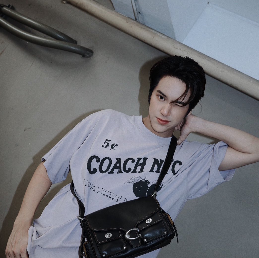Just_meKK's tweet photo. Good NaNoNite😴#GoodNNNight
🌙กู๊ดไนท์นะคะสุดหล่อ วันนี้แฮปปี้เพราะเธอมาลงรูปถึงแม้จะเป็นรูปงานก็ตาม หล่อมากค่ะชอบมากเลย ว่างๆก็แวะมาลงรูปที่ถ่ายเล่นๆได้นะคะ😘
#mynameisnanon @mynameisnanon #คุณเอ็นของNNN #nanon_korapat https://t.co/zCHM9ZJd8G