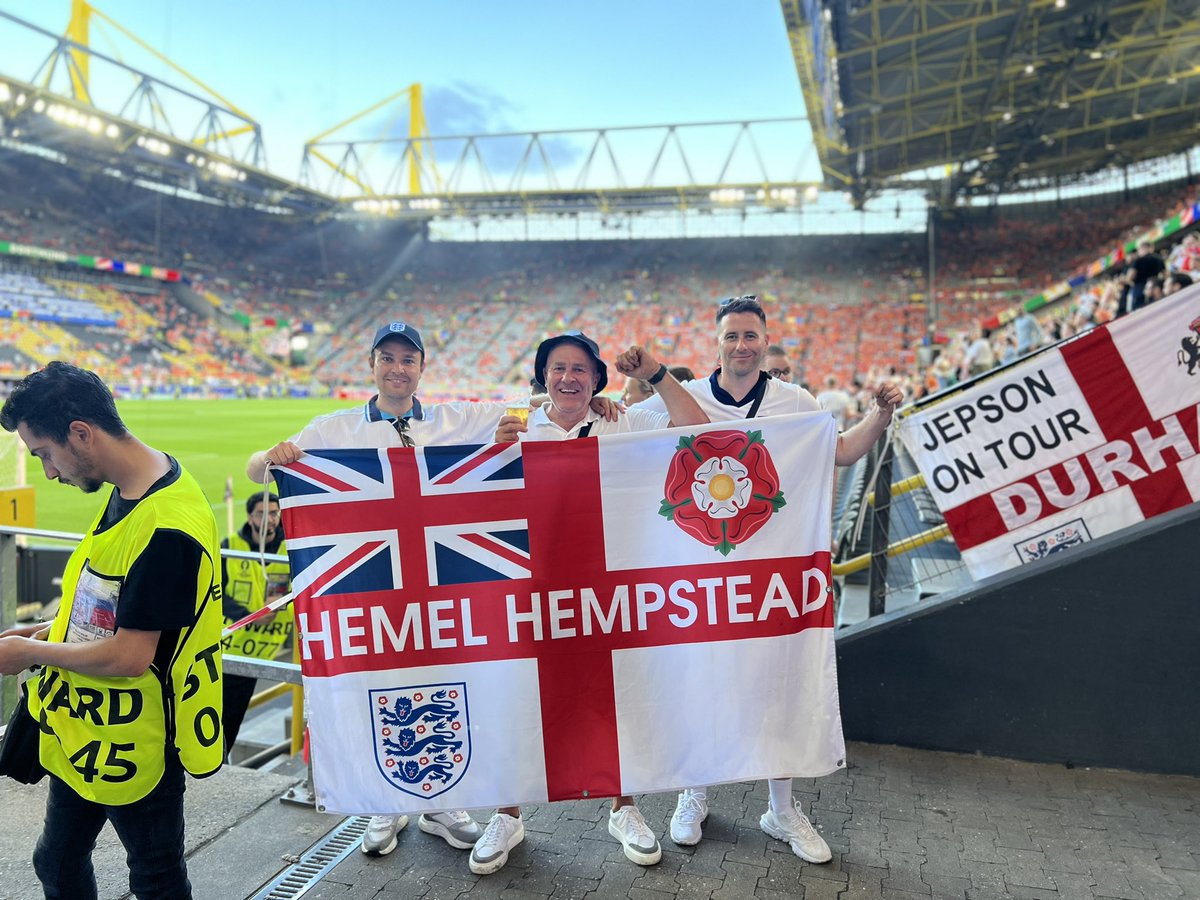 LanceStretch's tweet photo. Follow England awayyyyyy #EURO2024 #ENGNED https://t.co/i7dQK7rr5H