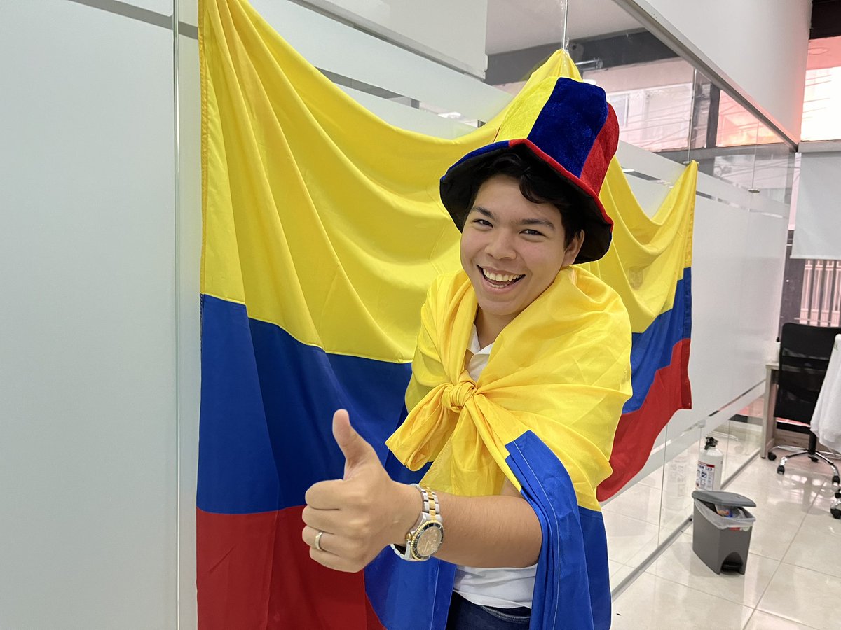 reporterillo's tweet photo. Mami prenda la radio, encienda la tele y no me moleste que juega la sele !!!
#ModoColombia https://t.co/rbD5twfU6J