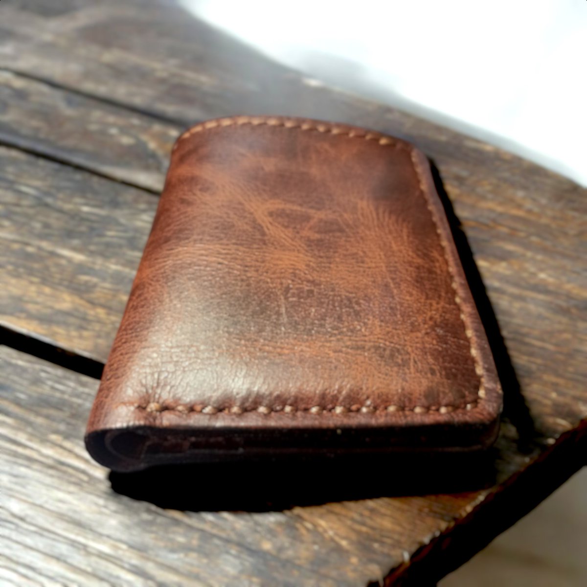 sonspesifik's tweet photo. #derihoby #gerçekderi #elemeği #leatherwallet
Hayırlı akşamlar,
İzinden döndük. Siparişlere devam. Minimal cüzdan. 8 kart alır kagıt para gözü vardır. Ancak kağıt para uzunlamasına girmez. O sebeple minimal😀
Saygılarımla, https://t.co/3IitlVGRRJ