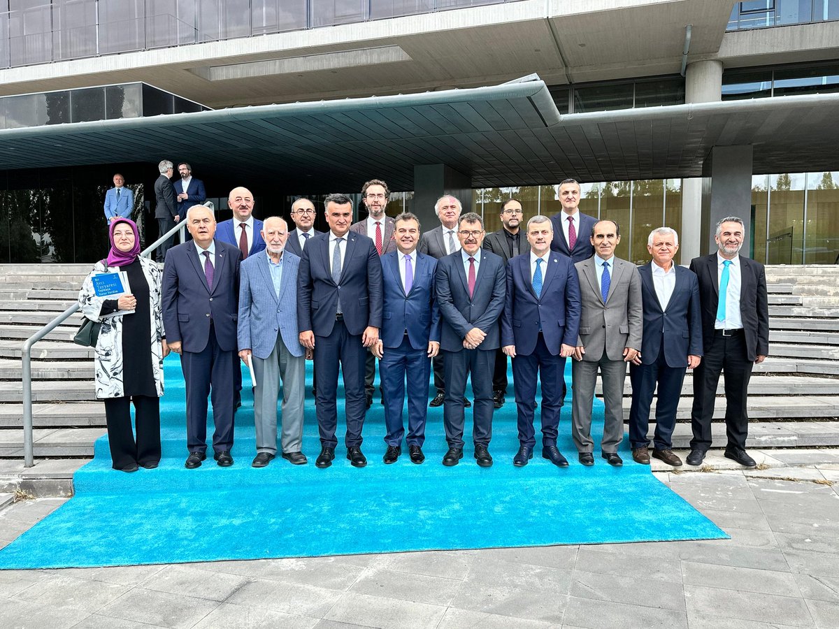 odtumebiva's tweet photo. Bugün ODTÜ Araştırma Merkezleri Açılış Töreni için ODTÜ MEBİVA Heyeti olarak kampüsteydik.

@METU_ODTU 
@ProfHasanMandal @ayozgatligil @acmakas https://t.co/f0uq6jHEgp