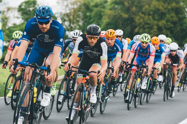 youniece_bammy's tweet image. 🧵/1 Sports should be about fair play, not unfair advantages, Using #performanceEnhancing drugs undermines the values of #sports and puts health at risk. It is about fitness, not pharmacology. Also, it should focus on natural talent and hard work, not artificial boosts