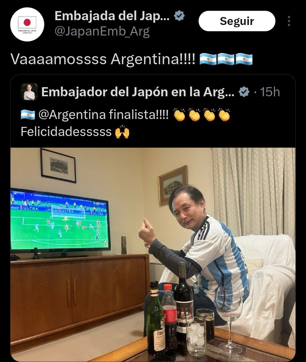 Argentina : le da salud y educación gratis a todo el conosur 

El conosur : Argentinos racistas, ojala pierdan por creidos, *los dejan morir en la puerta de los hospitales*

Argentina : le vende un barco de guerra usado a japon en 1905

Japon: