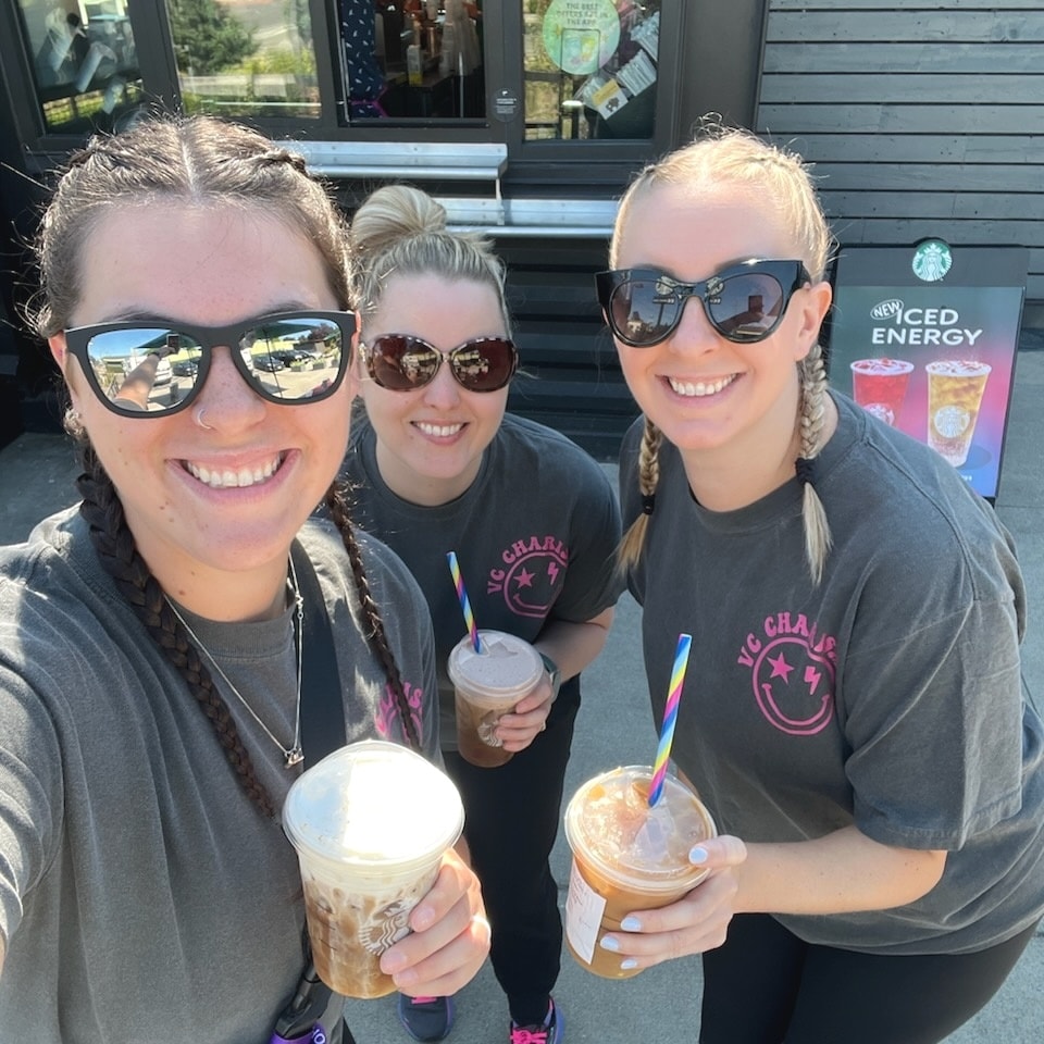 VCCDT's tweet photo. How can it be the final day of Thunderbird already? We are fueled up with our iced coffee and armed with sunglasses and sunscreen!
#ThunderbirdDanceCamp2024 https://t.co/zFjvWEKMJf