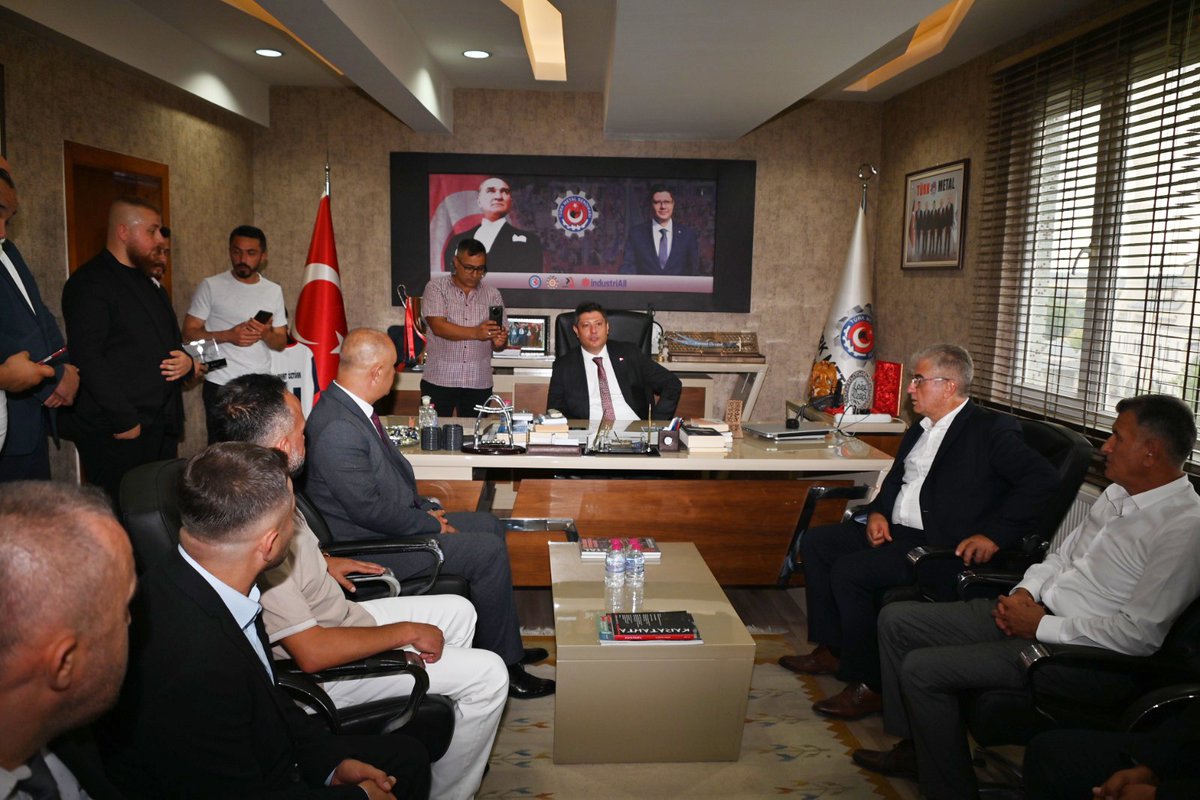 AltundagUysal's tweet image. Kırıkkale programımda son olarak Kırıkkale Şubemizi ziyaret ettim. Üyelerimizle günü değerlendirdiğim ziyarette, Sendikamızın 61. kuruluş yıldönümünde Kırıkkale’de olmaktan duyduğum memnuniyeti bir kez daha dile getirdim.