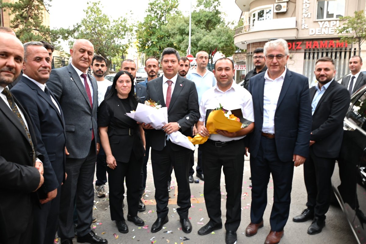 AltundagUysal's tweet image. Kırıkkale programımda son olarak Kırıkkale Şubemizi ziyaret ettim. Üyelerimizle günü değerlendirdiğim ziyarette, Sendikamızın 61. kuruluş yıldönümünde Kırıkkale’de olmaktan duyduğum memnuniyeti bir kez daha dile getirdim.