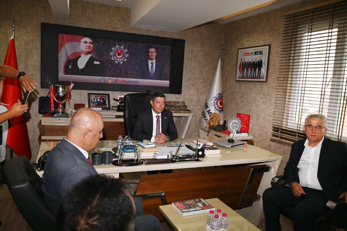 AltundagUysal's tweet image. Kırıkkale programımda son olarak Kırıkkale Şubemizi ziyaret ettim. Üyelerimizle günü değerlendirdiğim ziyarette, Sendikamızın 61. kuruluş yıldönümünde Kırıkkale’de olmaktan duyduğum memnuniyeti bir kez daha dile getirdim.