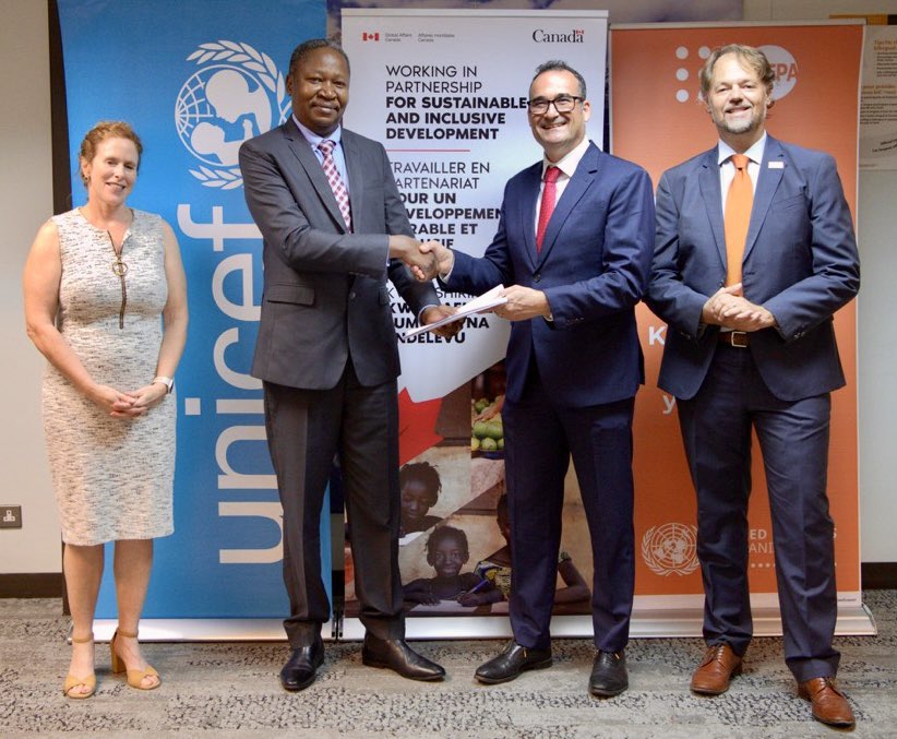 MarkB_Schreiner's tweet photo. When girls do better, 
we all do better.

👏 Kudos #Canada 🇨🇦 for new investment of $14.7m advancing #SRHR of #adolescent girls in Tanzania 🇹🇿

@UNFPATanzania &amp; @UNICEFTanzania delivering together to promote #GenderEquality &amp; empower girls 🙌

@CanadaDev @CanadaTanzania https://t.co/ckaiWzfGni