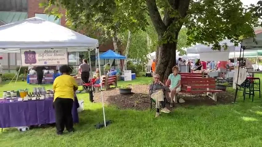 BillericaEcDev's tweet photo. Discover fresh fun at the Billerica Community Farmers Market! Enjoy local goods, fresh food, and a vibrant community atmosphere. Check out the newsletter for more info! #SupportLocal #FarmersMarket #1inMA https://t.co/JF5SQo5jz3 https://t.co/ZnTg39A359