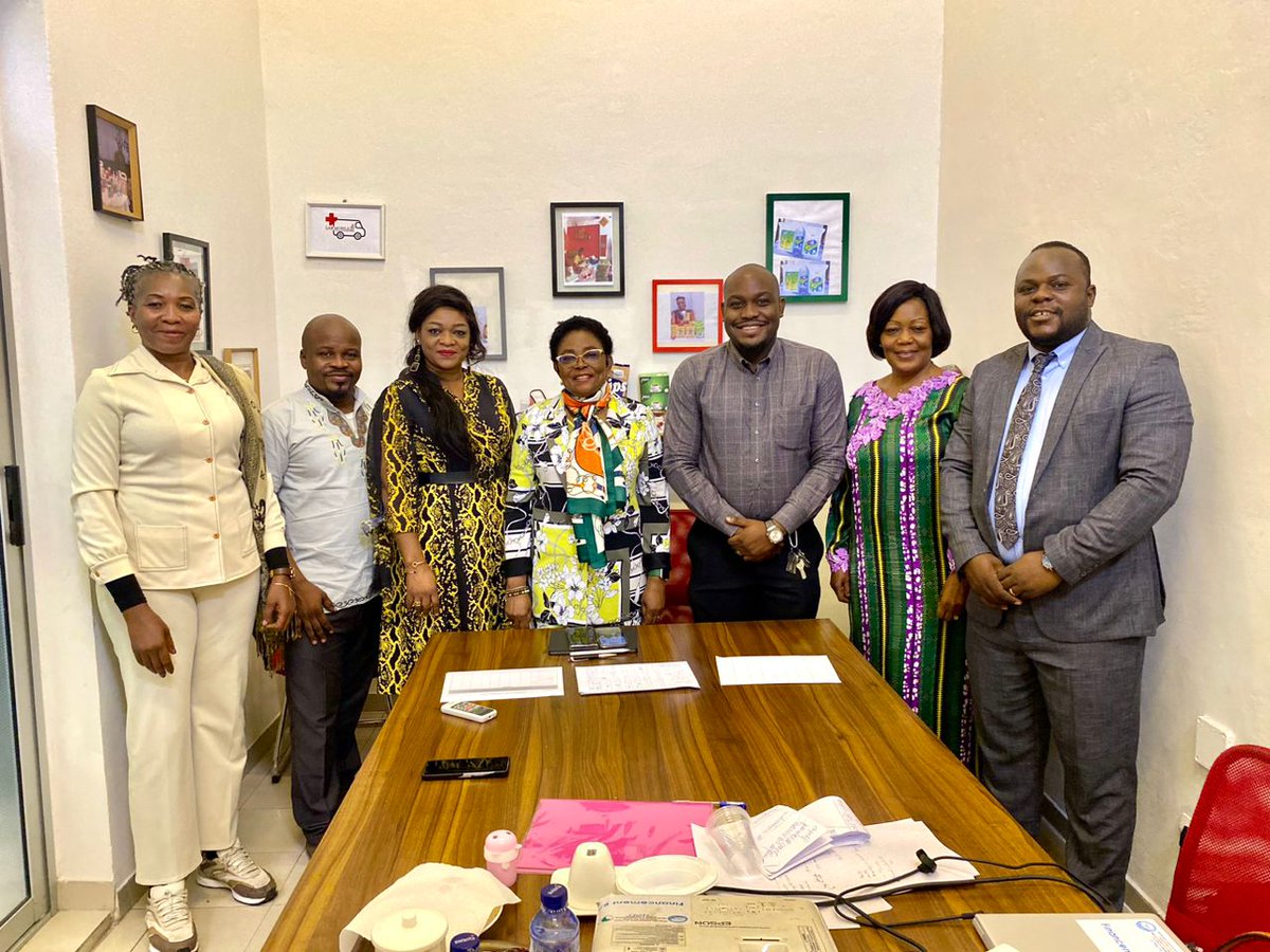 Incubateur Pull Up Business Women tweet media