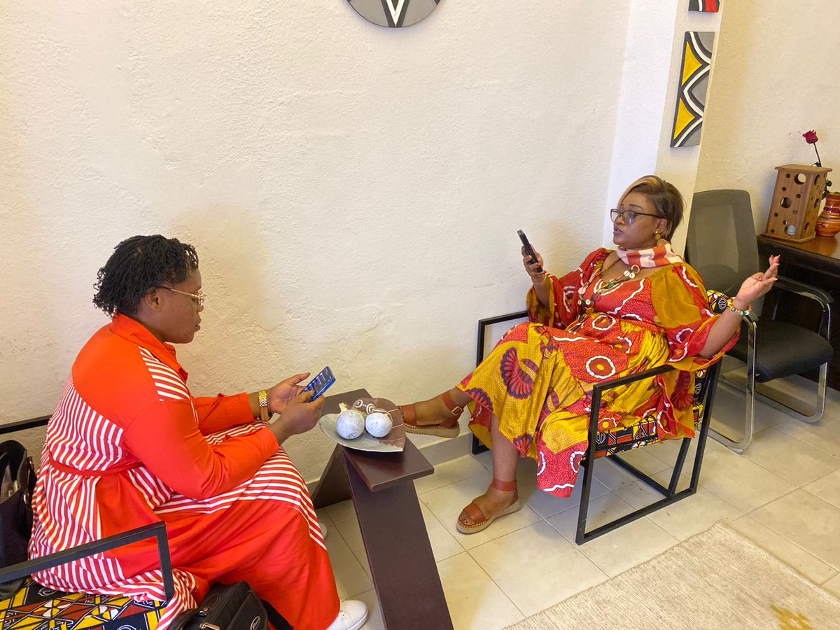 Incubateur Pull Up Business Women tweet media