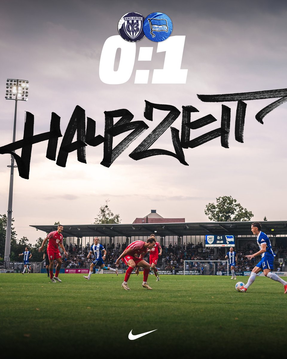 HerthaBSC's tweet photo. ⏱️ 45’: Pause im KarLi. ⏸️
Wir führen mit einem Tor, hätten mehr sein können, aber auch Babelsberg war durchaus gefährlich. Wie war euer Eindruck?
#SVBBSC | 0:1 | #HaHoHe https://t.co/Gdfq0hbALn