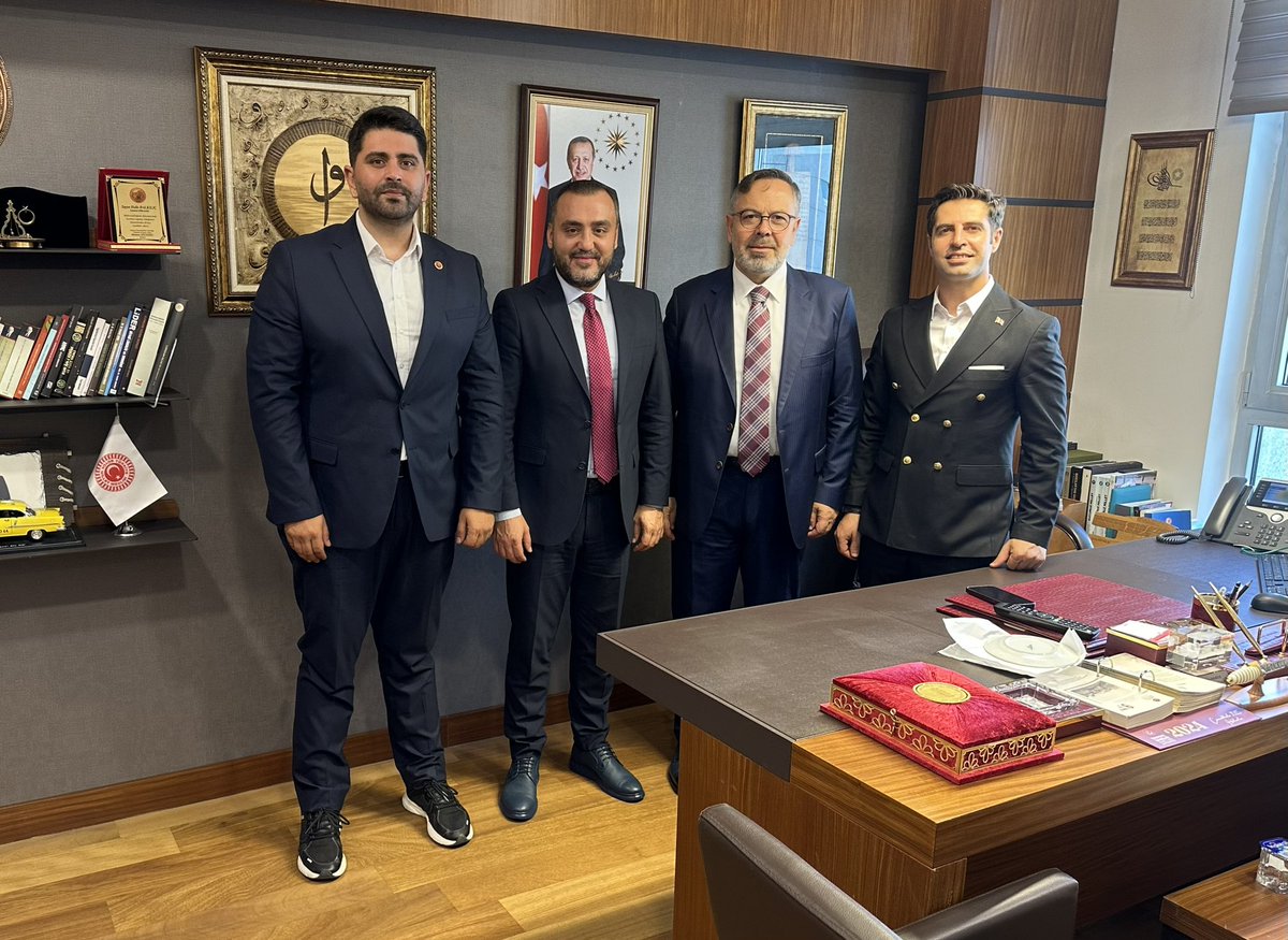Genel Merkez Teşkilat Başkan Yardımcımız, AK Parti İstanbul 3. Bölge Milletvekilimiz Sayın <a href="/halisdalkilic/">HALİS DALKILIÇ🇹🇷</a>’ı makamında ziyaret ettik.

Sayın Milletvekilimize misafirperverliğinden dolayı teşekkür ediyorum.

📍TBMM