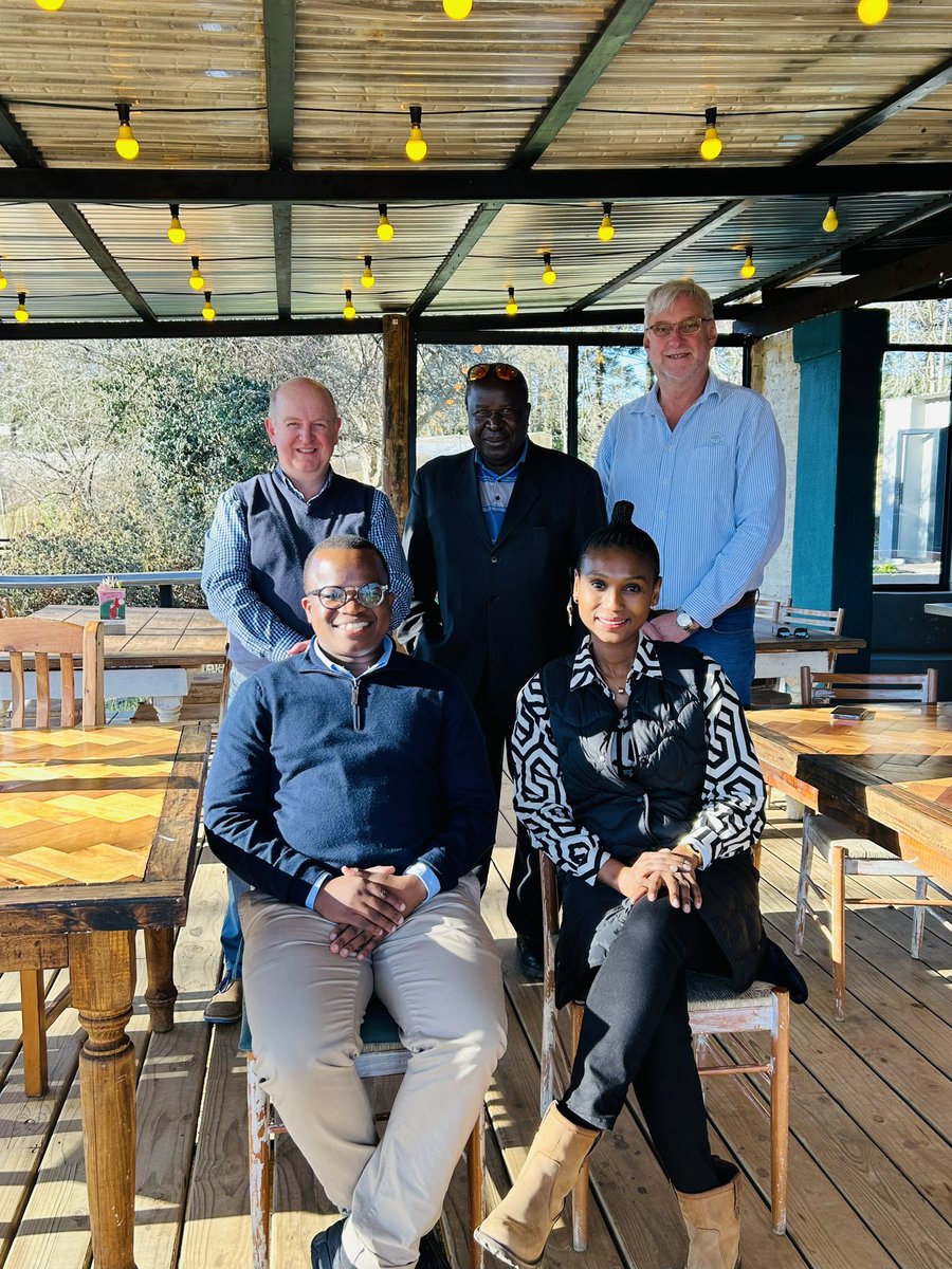 WandileSihlobo's tweet photo. We had two fruitful days in Limpopo with our FNB Agriculture friends and various agriculture industry stakeholders. We had pleasant and informative visits at ZZ2 (@TommievanZyl) and MAHELA Group (@Mahela_Group) which deepened our insights into the South African horticulture industry. The folks are doing admirable and vital work here, and there remains significant agricultural potential in Limpopo province. 

We couldn't leave the province without greetings and enjoying tea with The Duke of the Duchy of Makgobaskloof, @tito_mboweni .