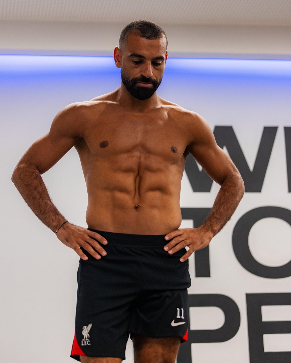 mo_salah82's tweet photo. @MoSalah ملامحك كلها مني يادوب الاسم متغير  parody) https://t.co/vBna8LHmnw