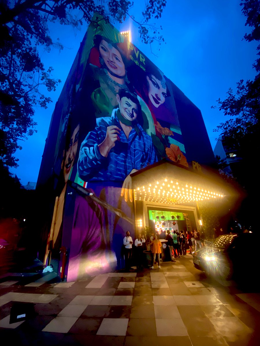 SudhishKamath's tweet image. The thrill of watching movies on a stand alone big screen cinema hall! PVR Lido looks gorgeous. 
Saw Zee5 Original #Kakuda a fun horror comedy (starring Riteish Deshmukh, Sonakshi Sinha &amp;amp; Saquib Saleem) that had people in splits this evening. 
Thanks @jayeshughade 🤗