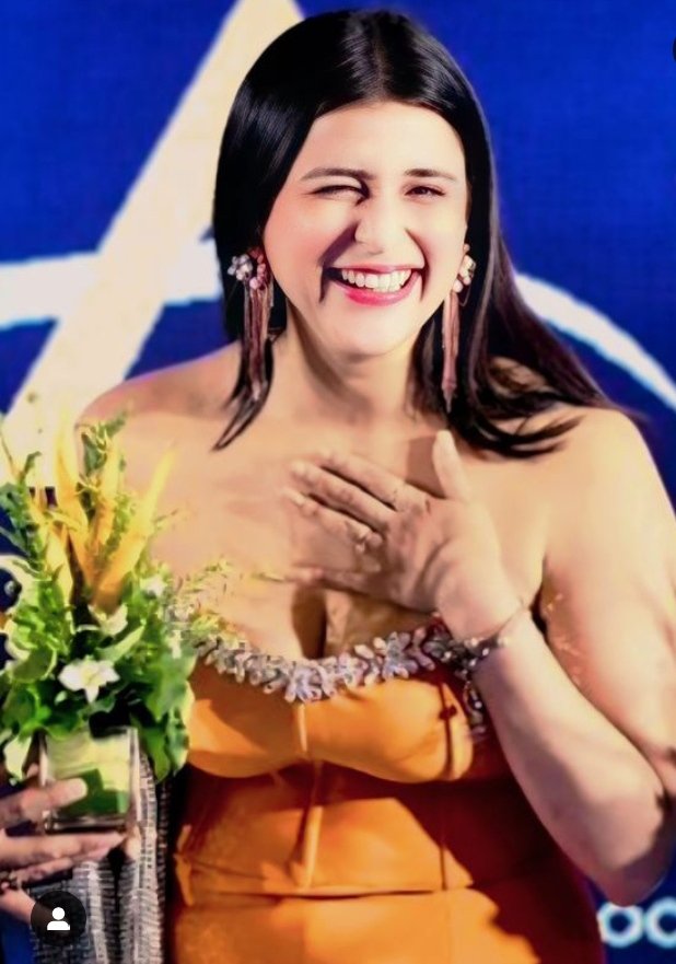 Apnabnaleee's tweet photo. My precious 🥺 @memannara 
Evil eyes off 🧿from haters 
look at her she is so adorable 😭
#MannaraKiTribe #MannaraChopra https://t.co/oapbyAP2YV