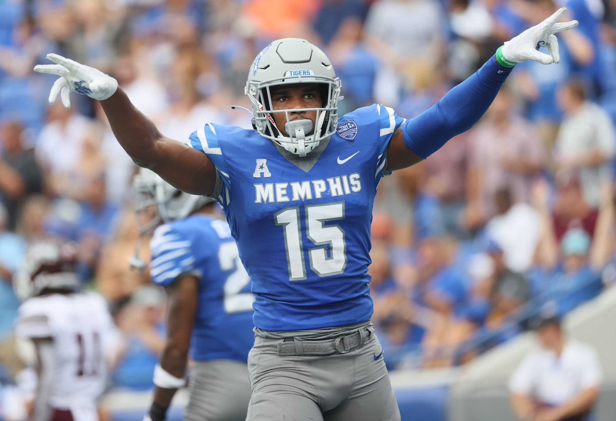 Ashton“2X”Huey⭐️ (@ashtonhx2) on Twitter photo #AGTG After a great conversation with <a href="/CoachBradSalem/">Brad Salem</a> I am blessed to receive a D1 offer from Memphis Tigers!!
<a href="/TexasElite7v7/">Da Elite Crew (DEC)</a> <a href="/JVNYLFILMS/">JVNYL FILMS</a> <a href="/undrabigbabydra/">Undra Hendrix II</a> <a href="/CoachWoodard02/">Matthew Woodard</a> #AGTG After a great conversation with <a href="/CoachBradSalem/">Brad Salem</a> I am blessed to receive a D1 offer from Memphis Tigers!!
<a href="/TexasElite7v7/">Da Elite Crew (DEC)</a> <a href="/JVNYLFILMS/">JVNYL FILMS</a> <a href="/undrabigbabydra/">Undra Hendrix II</a> <a href="/CoachWoodard02/">Matthew Woodard</a>