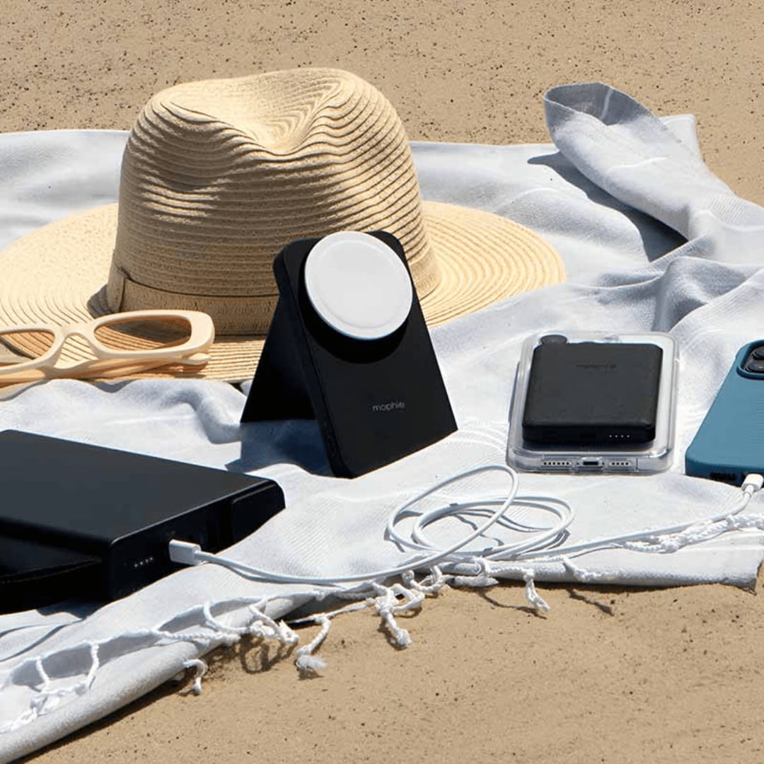 zagg_roy's tweet image. Sun&apos;s out — power &amp;amp; protection&apos;s on ☀️

Shop your favorite summer accessories in-store &amp;amp; feel the difference for yourself 😎

#aestheticmood #techessentials #chargeonthego #whenthelighthits #phonecase #phoneaccessories #protectbetter