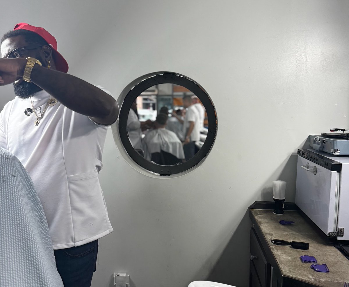 Explore where you wanna cut! We have suits available to all students ♠️ #bladecraftbarberacademy 

#barberschool #barber #barbershopconnect #barbers #barbershop #barberstudent #barbers #haircut #barberlife #dallashairstylist #dallasbarber #dfwhairstylist #dfwbarbershop