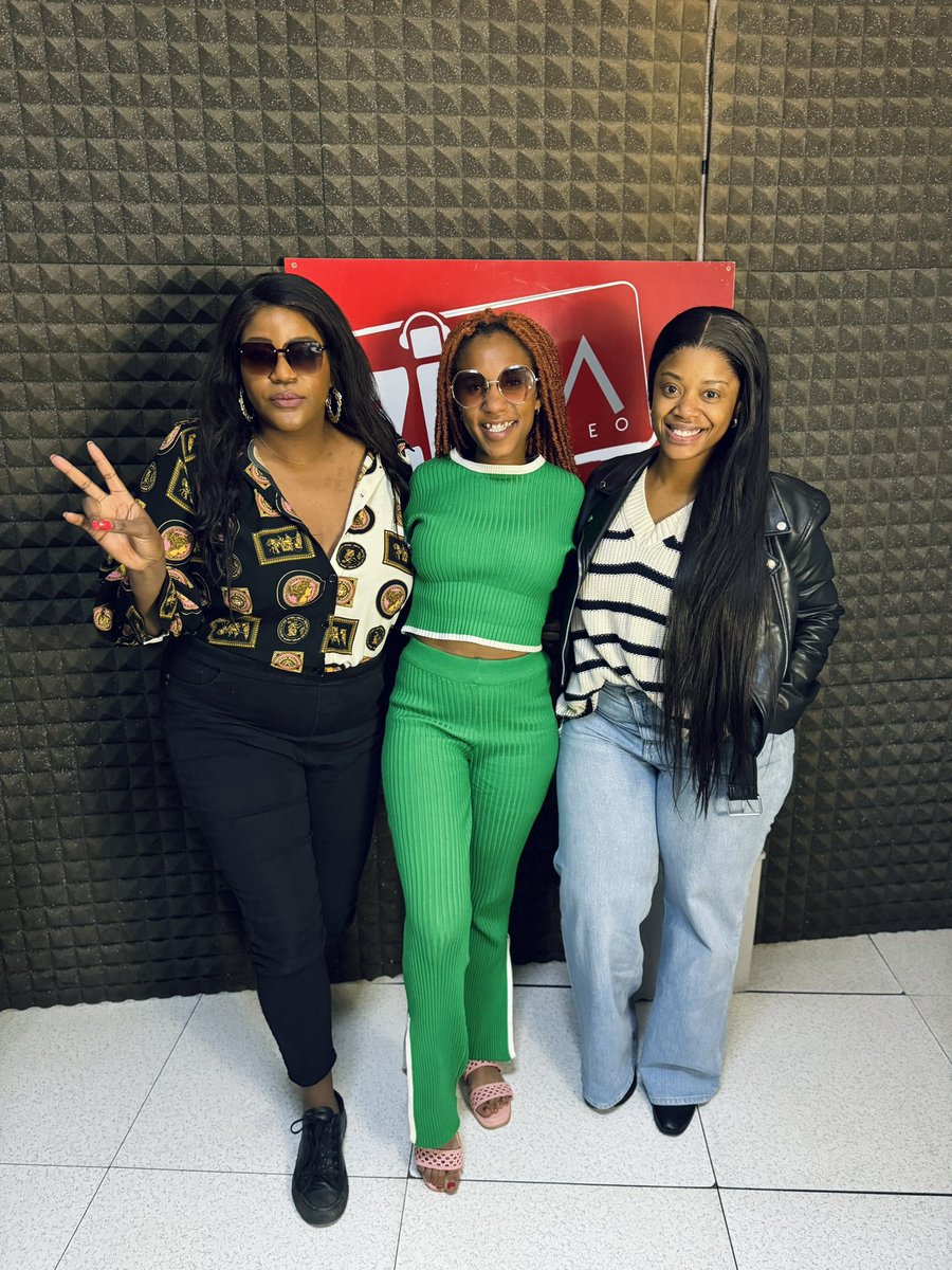 ZiFMStereo's tweet image. Shout out to Chengeto Brown and Dj Naida for coming through to chop it up with MisRed on your number one drive-time show, #TheRush!