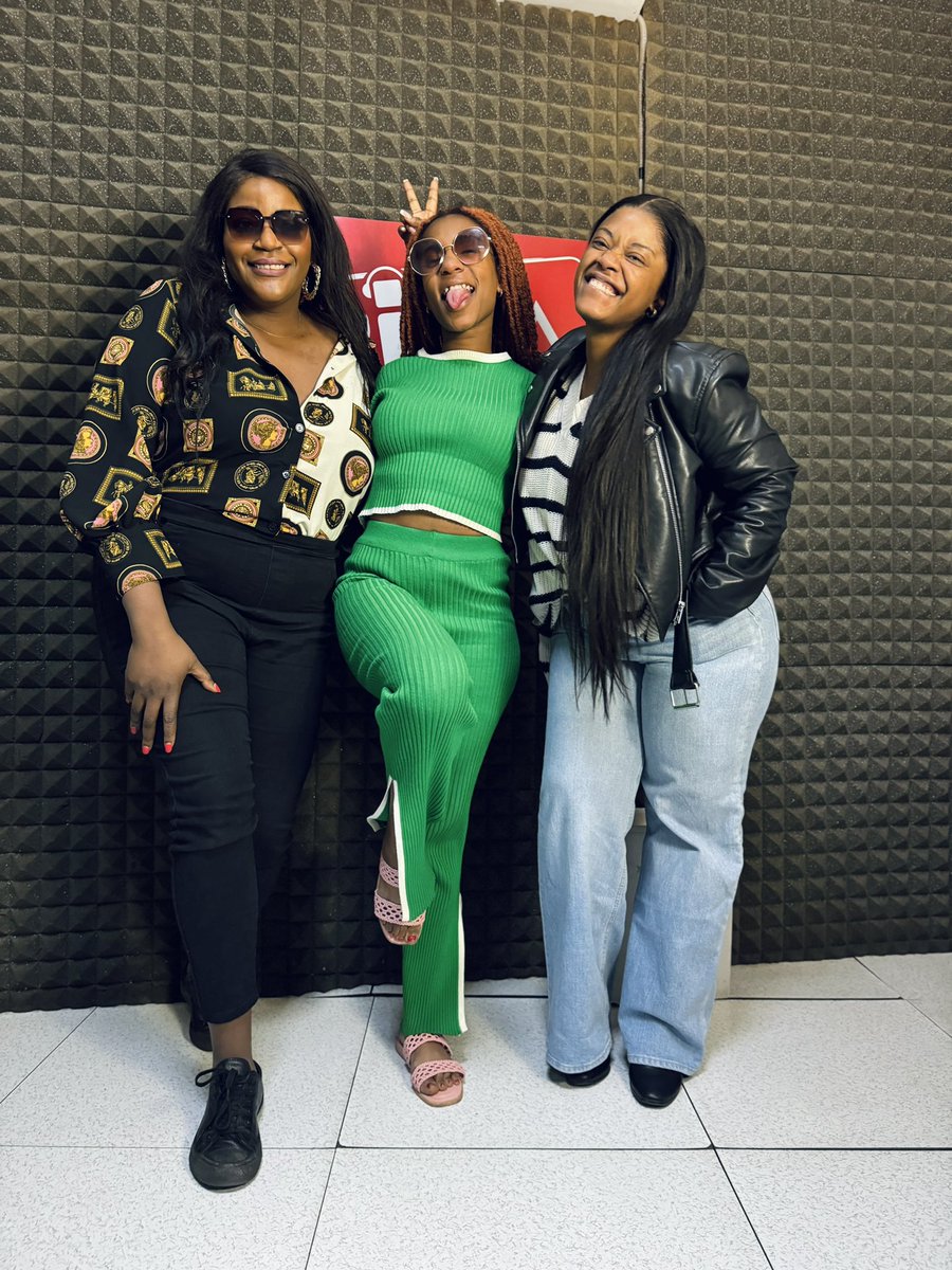 ZiFMStereo's tweet image. Shout out to Chengeto Brown and Dj Naida for coming through to chop it up with MisRed on your number one drive-time show, #TheRush!