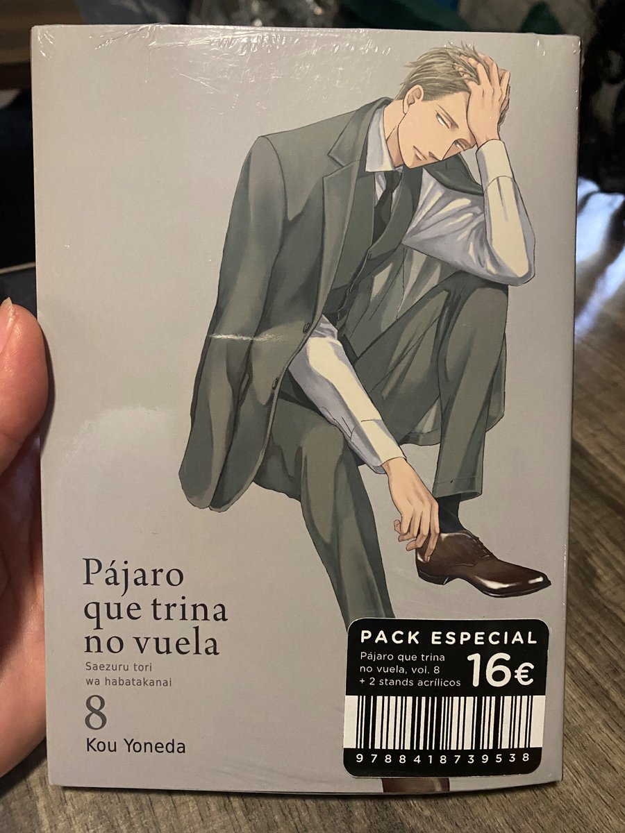 ChecheDebbie's tweet photo. Al fin te tengo en mi manos 🥹🖤📗
Los acrílicos (foto 2)🥹🤏🏻
#manga #BL #pajaroquetrinanovuela #twitteringbirdsneverfly #SaezuruToriwaHabatakanai #Saezuru #vol8 #spanishedition https://t.co/SN9j1RYXeC