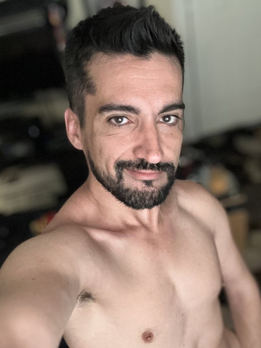 DrakeWagnerXXX's tweet photo. The face                                      The cock https://t.co/eDc5SCT2qe