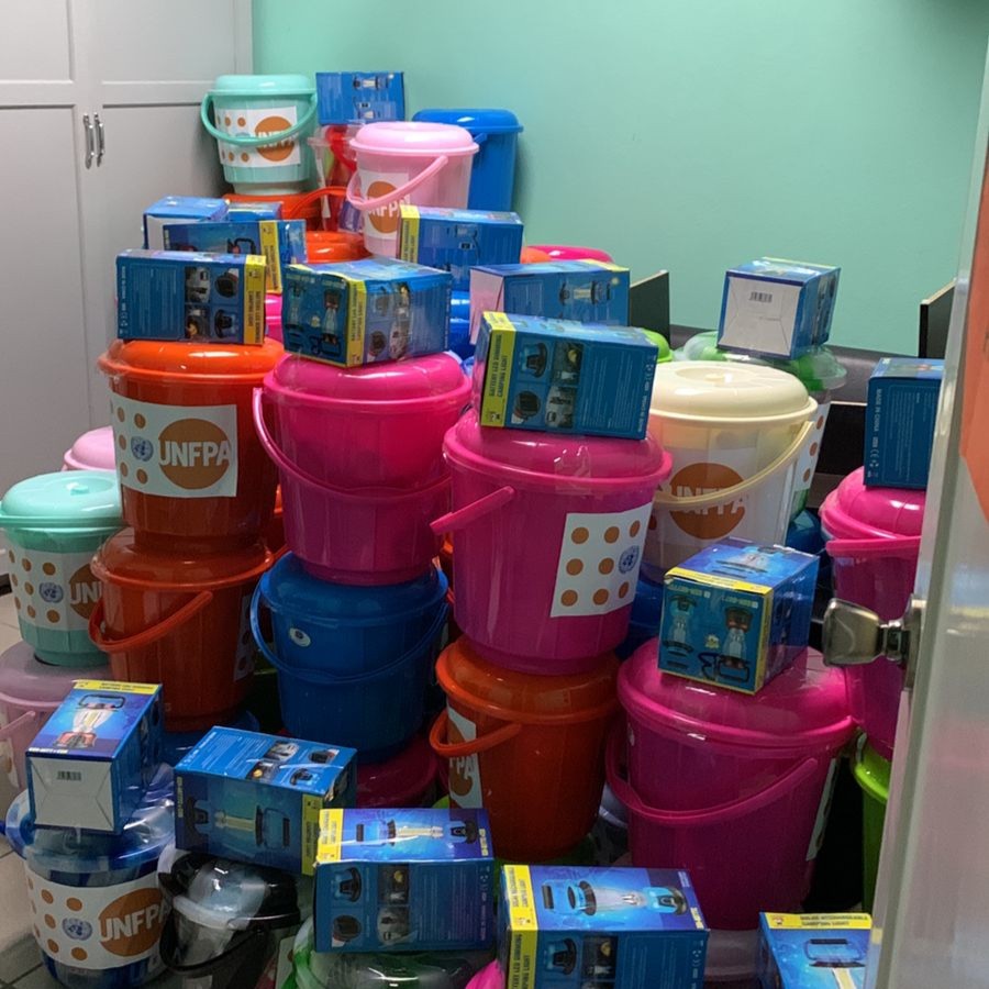 UNFPACaribbean's tweet photo. Thanks to the #BuildBackEqual project, #UNFPA’s Ellenmae Sobion delivered 100 Dignity Kits to support women in #Grenada after #HurricaneBeryl. Empowering communities, building #resilience, mitigating risks! 💪 #Recovery #gendersensitiveresponse
@CanadaBarbados
@unwomencarib https://t.co/3RExN0SgWX