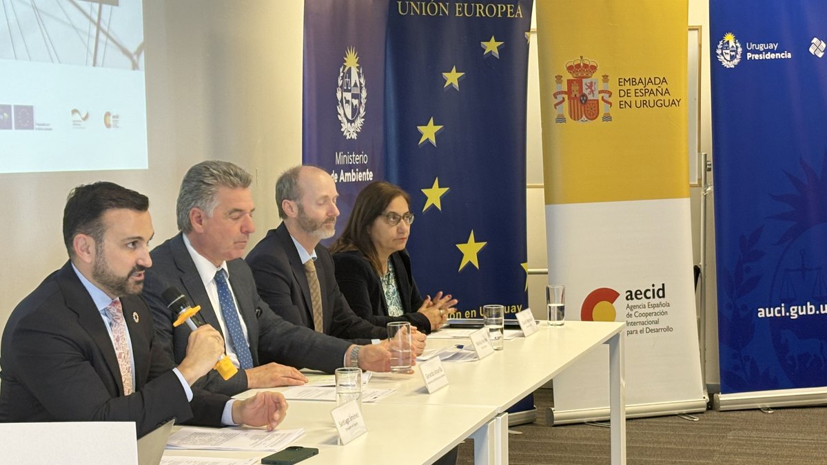 AecidConoSur's tweet photo. @MAmbienteuy presentó las medidas de adaptación al #CambioClimático para las costas de La Paloma, Piriápolis, Atlántida, Playa del Cerro de Montevido, Kiyú y Colonia del Sacramento. 

@AuciUruguay @EUROCLIMA_UE_AL @aecid_es @santiagoJDIPLO @UeenUruguay @EmbajadaEspUy 

🧵👇 https://t.co/vnteJmnW7R