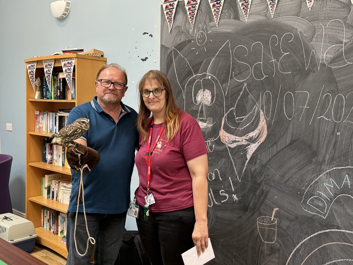 sarah_MHnu's tweet photo. What an amazing day, it has been full on at @Yarmouth_Acute celebrating international @Safewards day … we had owls visit, BBQ, ice cream van and live music. @NSFTtweets https://t.co/mIWsJ9Xd89