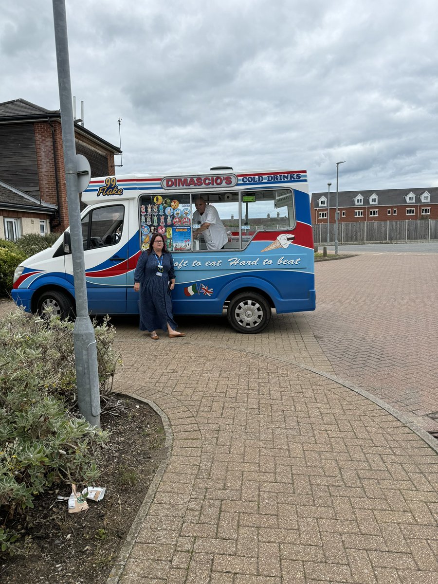 sarah_MHnu's tweet photo. What an amazing day, it has been full on at @Yarmouth_Acute celebrating international @Safewards day … we had owls visit, BBQ, ice cream van and live music. @NSFTtweets https://t.co/mIWsJ9Xd89