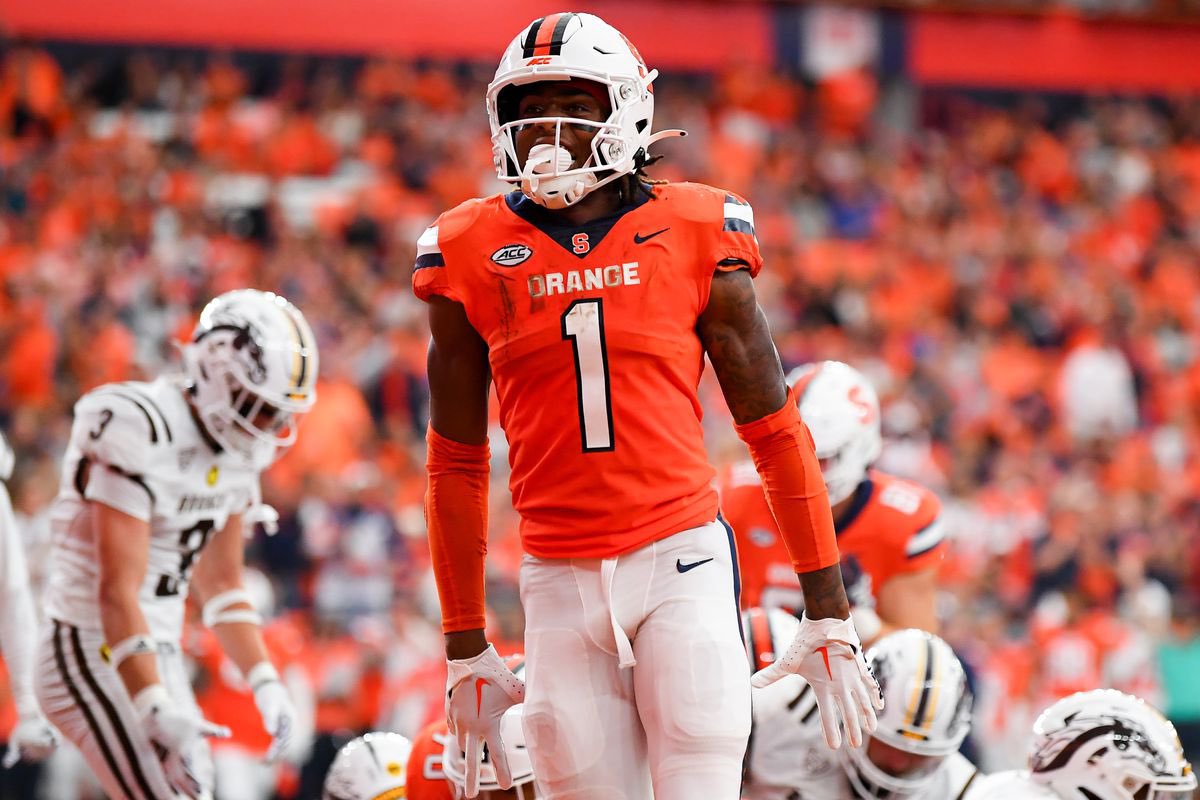 After a great conversation with <a href="/Coach_E_Rob/">Coach E. Rob</a> I’m blessed to receive an offer <a href="/CuseFootball/">Syracuse Football</a> #AGTG <a href="/PPIRecruits/">PPIRECRUITS</a> <a href="/BCollierPPI/">Brandon Collier</a> <a href="/Omeezi_/">Omar Hales</a> <a href="/247recruiting/">247Sports Recruiting</a> <a href="/CSAPrepStar/">PREPSTAR</a> <a href="/paddan1977/">Patrik Lundqvist</a> <a href="/ChadSimmons_/">ChadSimmons</a> <a href="/Andrew_Ivins/">Andrew Ivins</a> <a href="/swe3se/">SWE3</a>