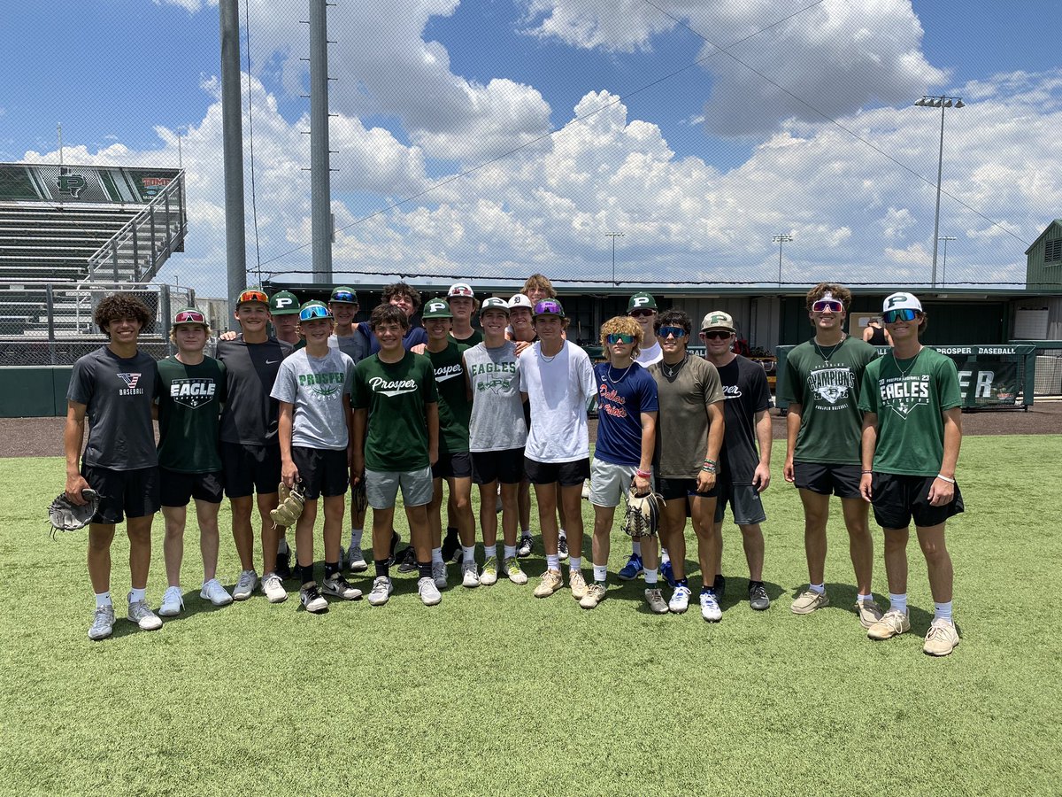 Brendan_Clary's tweet image. Another 20 strong at skills today. Worked hop selection, fielding lanes and DBL play feeds. 

Guys are hungry &amp;amp; getting better every day. Hard work is starting to show &amp;amp; massive summers are being achieved.

@ThePHSBaseball 

#Details_212 #UncommonMen #StandardsOverFeelings