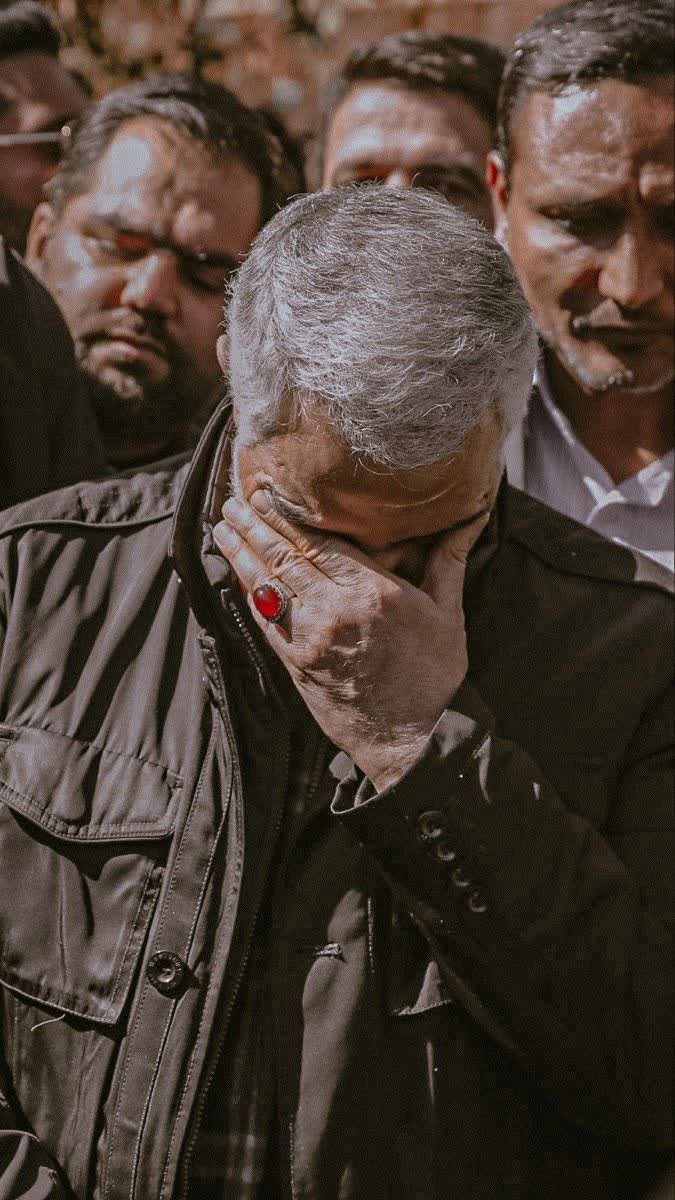 حاج قاسم سلیمانی :
خدایا ثروت چشمانم گوهر اشک بر حسین فاطمه است 
#ما_ملت_امام_حسینیم