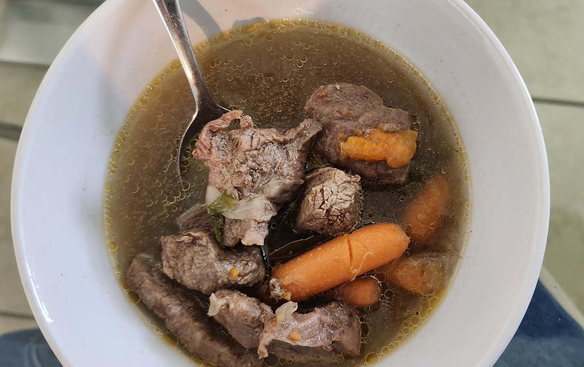 MattRamson's tweet photo. My pre-breakfast. Bone broth with beef 🍖. https://t.co/UGZRYzOdhl