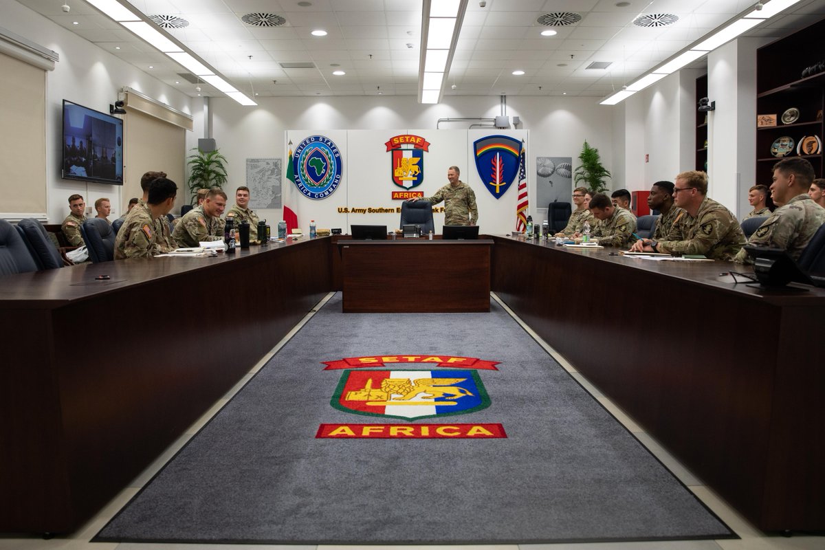 SETAF_Africa's tweet photo. @WestPoint_USMA @USArmy @USArmyEURAF @DeptofDefense The #CTLT program provides #Cadets from @WestPoint_USMA &amp; @armyrotc a realistic leadership experience by embedding them with #Army operational units.  Cadets assigned to #SETAFAfrica will work in the @173rdAbnBde &amp; other units across the #VMC as part of their training. https://t.co/U8QShrKh4s