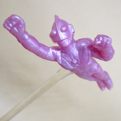 今日も雑に怪獣消しゴム置いとく。 今日も不二家のウルトラマンだ！！