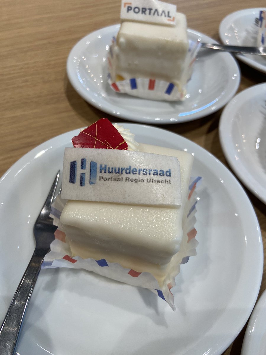 Ondertekening Prestatieafspraken Nieuwegein namens <a href="/PortaalWonen/">Portaal</a>. Dank aan alle samenwerkingspartners waaronder @mariaschouten en <a href="/FredSiepkamp/">Fred van de Siepkamp</a> van de Huurdersraad <a href="/PortaalWonen/">Portaal</a> Regio Utrecht.